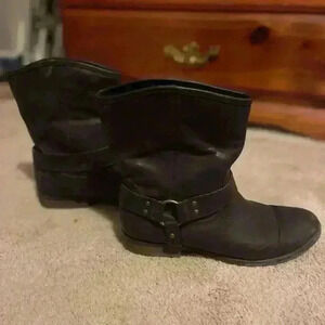 American  Eagle boots
